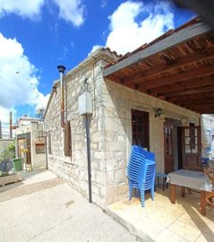 Restaurant  For Sale  in  Simou