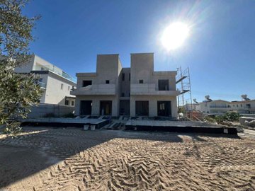 Detached Villa For Sale  in  Mandria