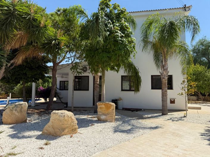 Image No.2-4 Bed Villa for sale