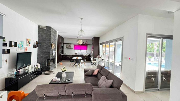 Image No.4-3 Bed Villa for sale