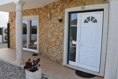 1 - Aljubarrota, Villa