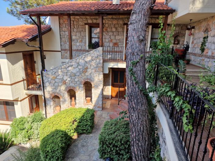 Image No.21-14 Bed Villa / Detached for sale