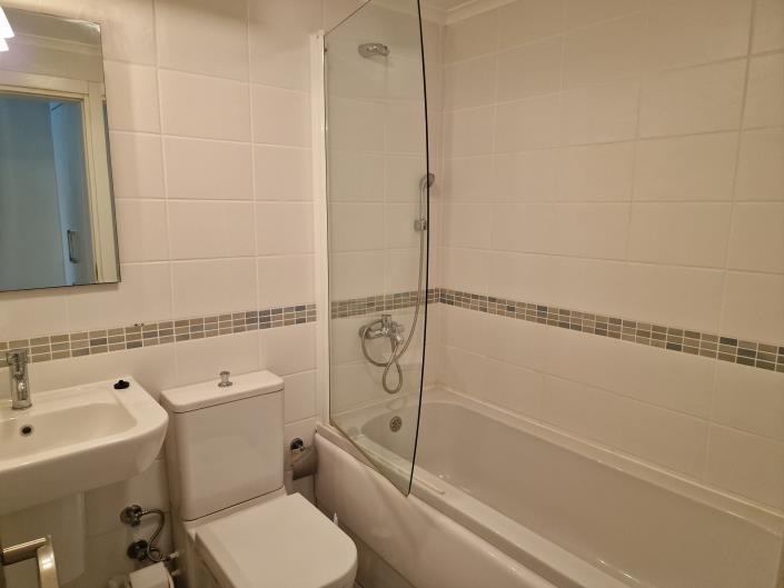 Image No.11-4 Bed Villa / Detached for sale