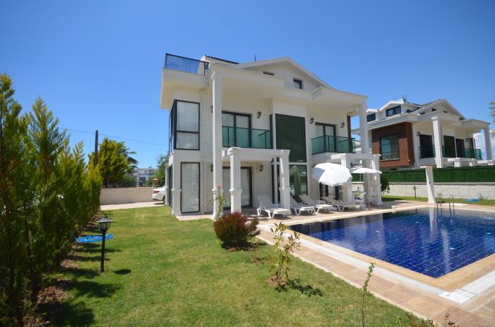 Image No.25-4 Bed Villa / Detached for sale