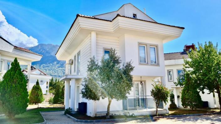 Image No.18-3 Bed Villa for sale