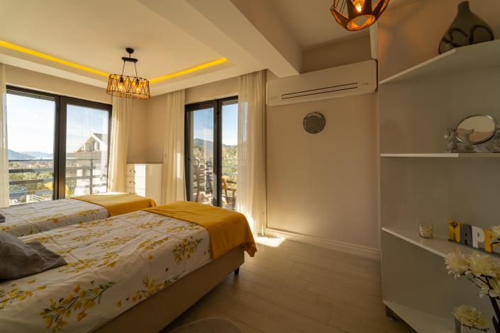 Image No.12-5 Bed Villa / Detached for sale