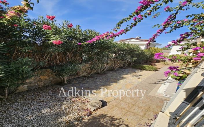 Image No.42-4 Bed Villa / Detached for sale