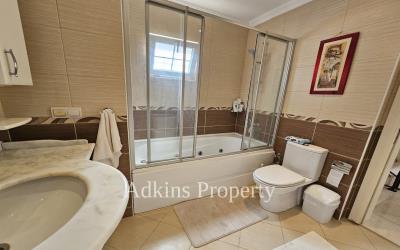 8_Family-Bathroom--1-