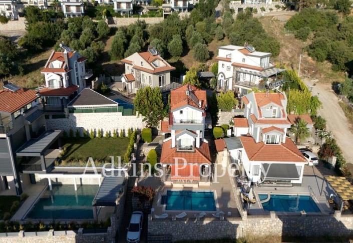 Image No.42-5 Bed Villa / Detached for sale