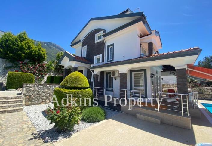 Image No.44-5 Bed Villa / Detached for sale