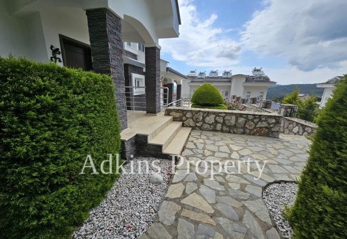 Image No.49-5 Bed Villa / Detached for sale