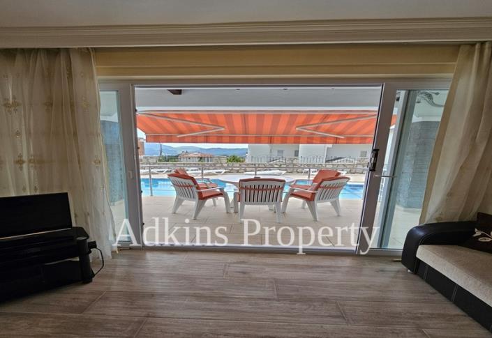 Image No.51-5 Bed Villa / Detached for sale