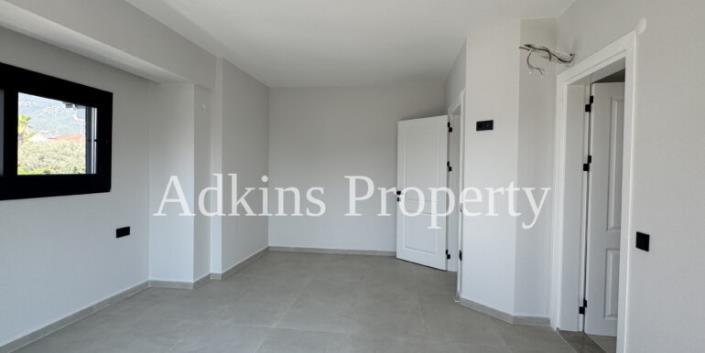 Image No.8-4 Bed Villa / Detached for sale