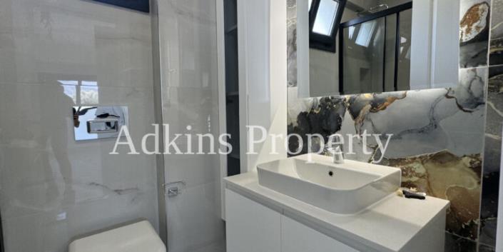 Image No.19-4 Bed Villa / Detached for sale