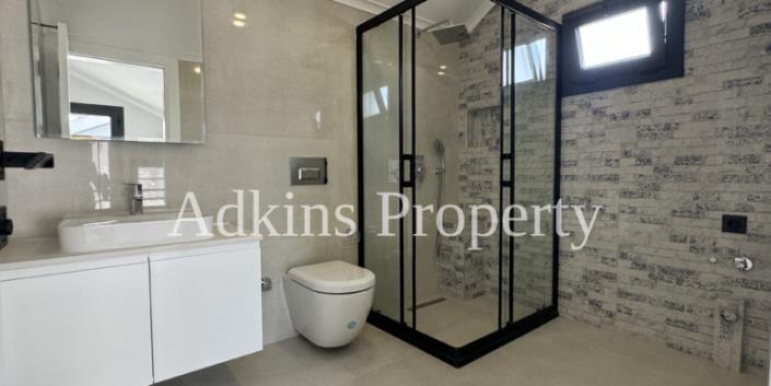 Image No.14-4 Bed Villa / Detached for sale