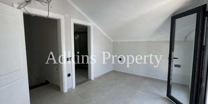 Image No.11-4 Bed Villa / Detached for sale