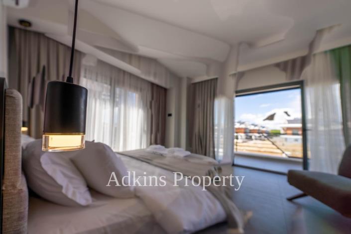 Image No.19-4 Bed Villa / Detached for sale