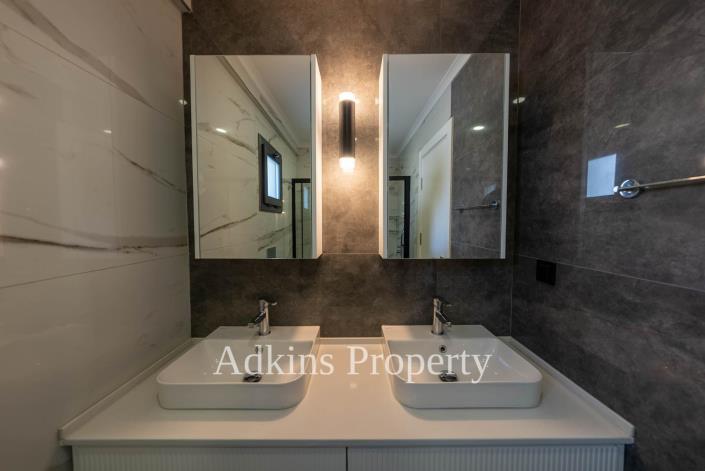 Image No.22-4 Bed Villa / Detached for sale