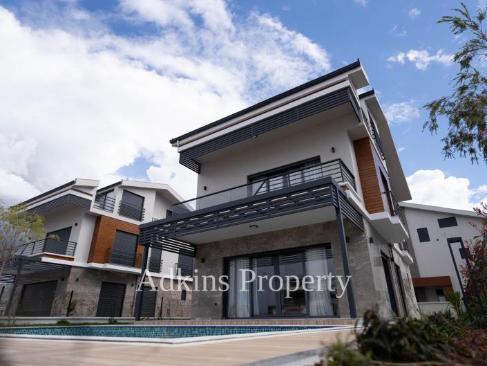 Image No.27-4 Bed Villa / Detached for sale