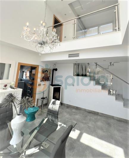 Image No.6-4 Bed Chalet for sale