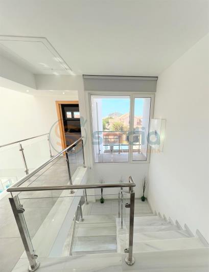 Image No.7-4 Bed Chalet for sale