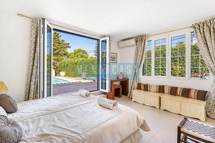 Image No.17-4 Bed Villa for sale