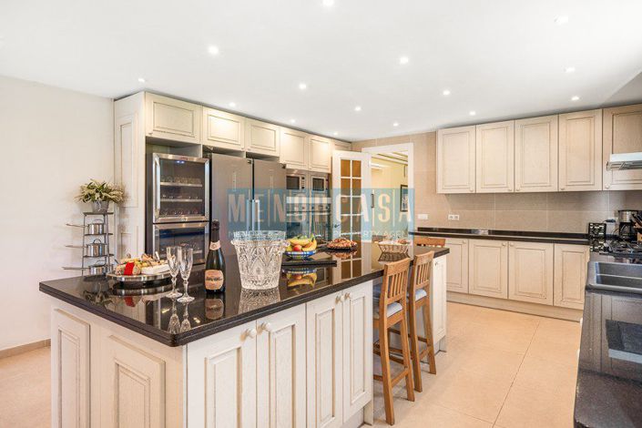 Image No.29-4 Bed Villa for sale