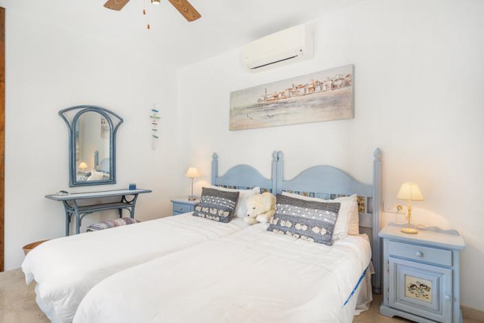 Image No.18-4 Bed Country House for sale