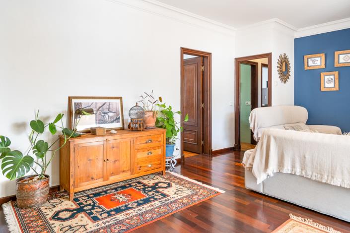 Image No.17-4 Bed Country House for sale