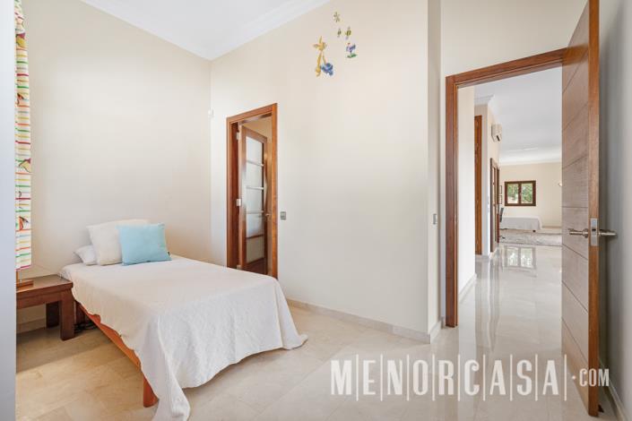 Image No.10-5 Bed Villa / Detached for sale