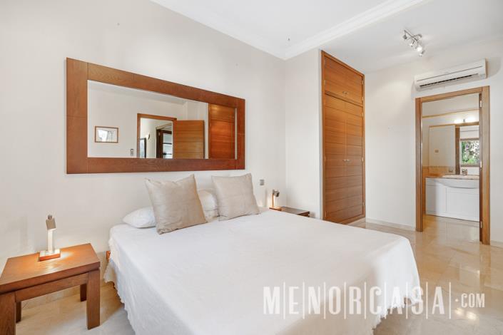 Image No.28-5 Bed Villa / Detached for sale