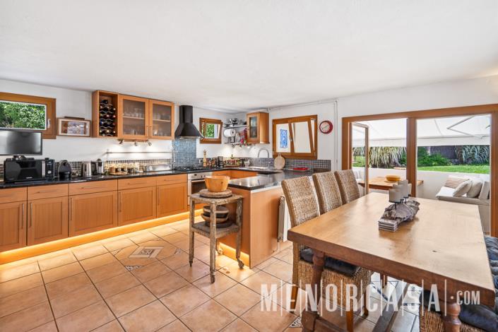 Image No.2-6 Bed Villa / Detached for sale