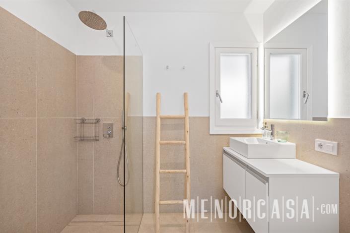 Image No.12-4 Bed Villa / Detached for sale