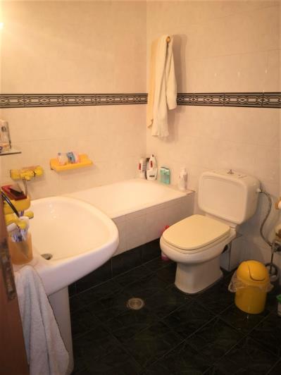 Image No.17-2 Bed House for sale