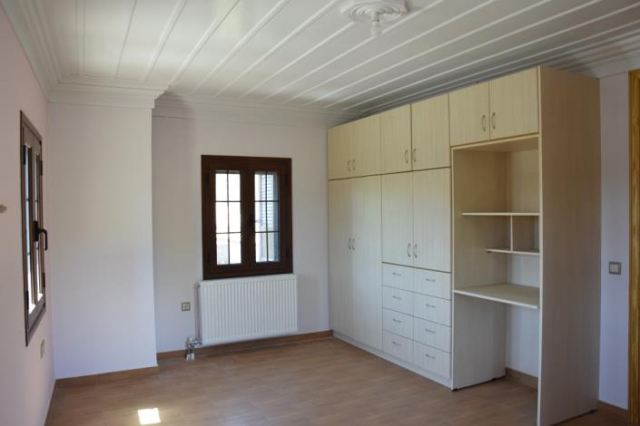 Image No.21-3 Bed House for sale