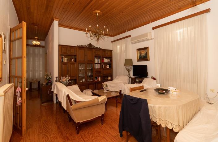 Image No.12-4 Bed Property for sale