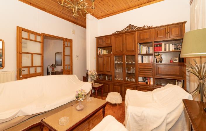 Image No.10-4 Bed Property for sale