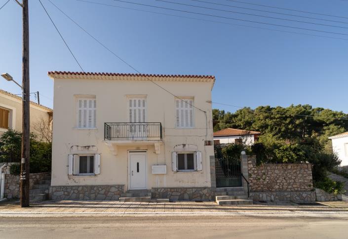 Image No.2-4 Bed Property for sale