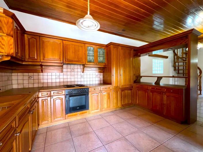 Image No.16-3 Bed House for sale