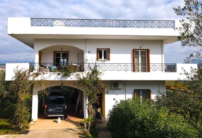 Image No.2-Maison de 3 chambres à vendre à Messinia