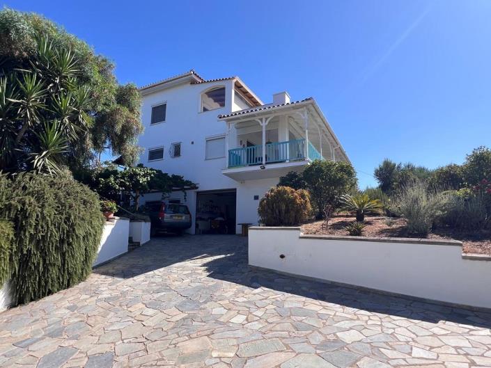 Image No.11-Villa de 4 chambres à vendre à Kamaria