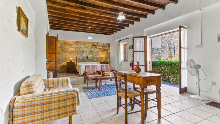 Image No.14-8 Bed Hotel for sale