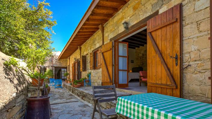 Image No.21-8 Bed Hotel for sale