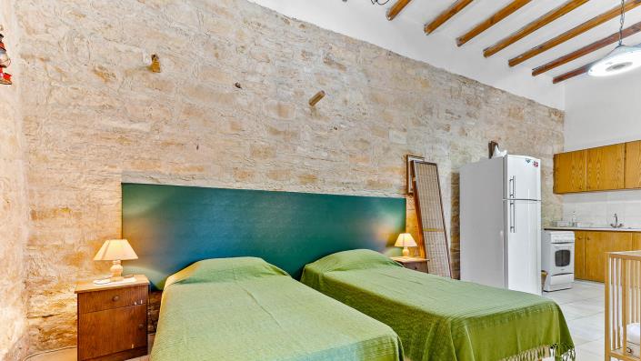 Image No.32-8 Bed Hotel for sale