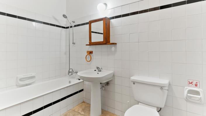 Image No.40-8 Bed Hotel for sale