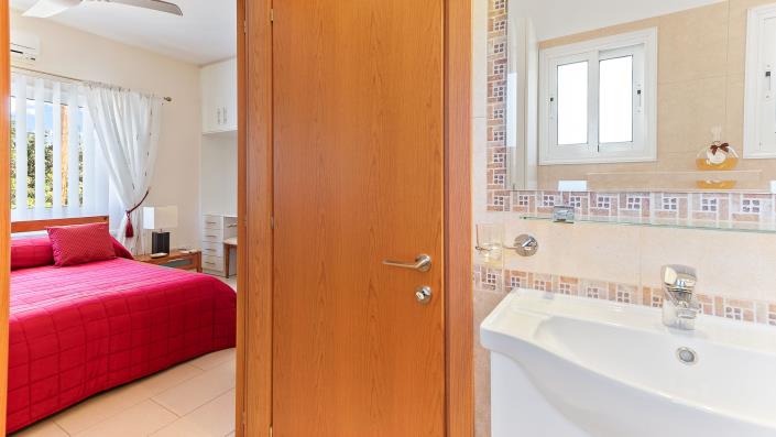 Image No.6-3 Bed Villa for sale