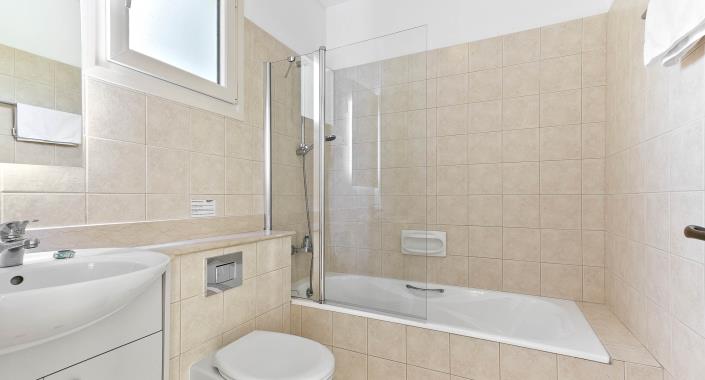 Image No.12-3 Bed Townhouse for sale