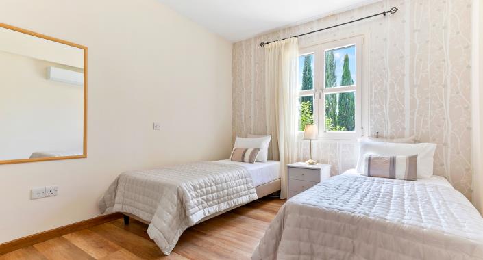 Image No.13-3 Bed Townhouse for sale