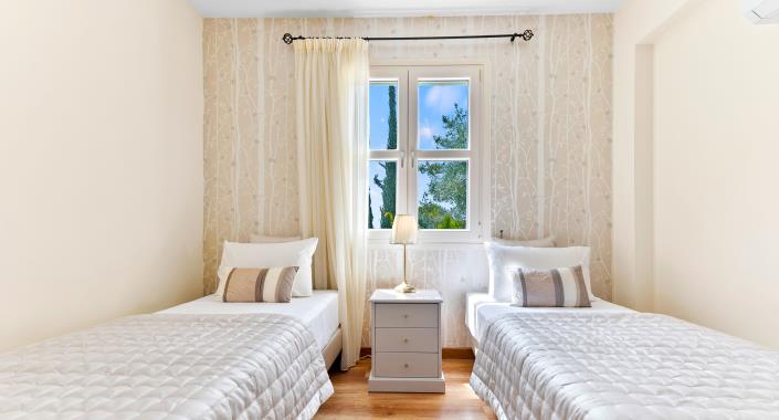 Image No.14-3 Bed Townhouse for sale