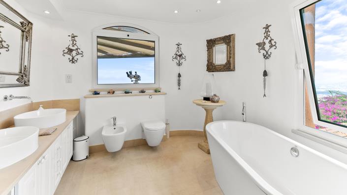 Image No.5-4 Bed Villa / Detached for sale